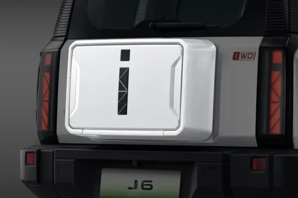 OMODA J6